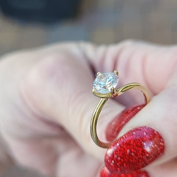 14k Yelllow Soild Gold Diamonique  Beautiful Sparkling Engagement Ring Size 7 - Picture 8 of 11